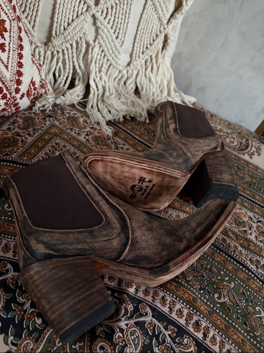 Circle G Distressed Brown Leather Heeled Chelsea Boots